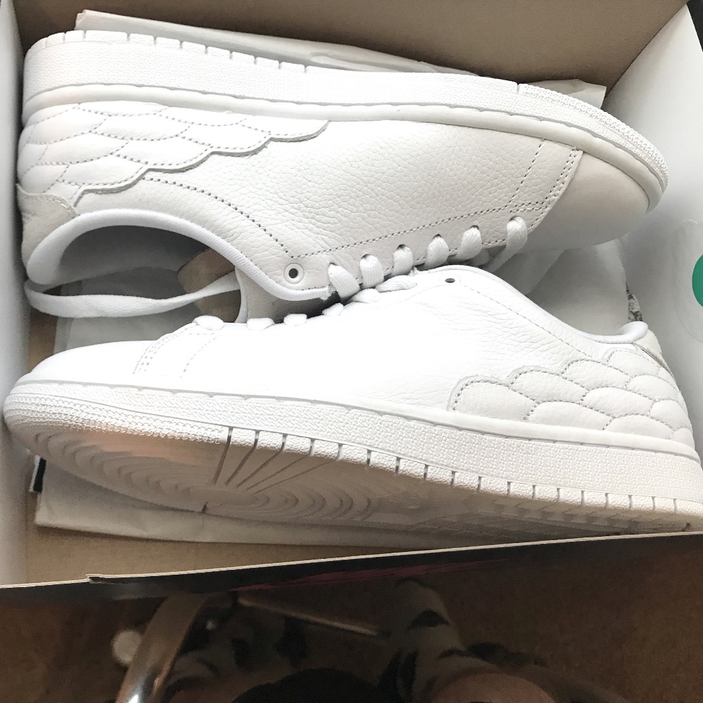 Jordan Centre Court White